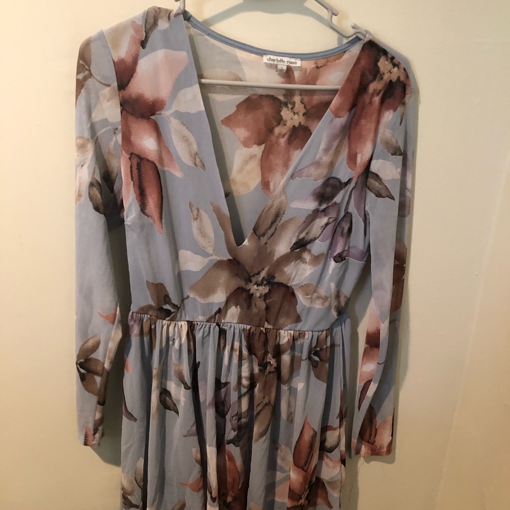 Vneck floral long sleeve dress